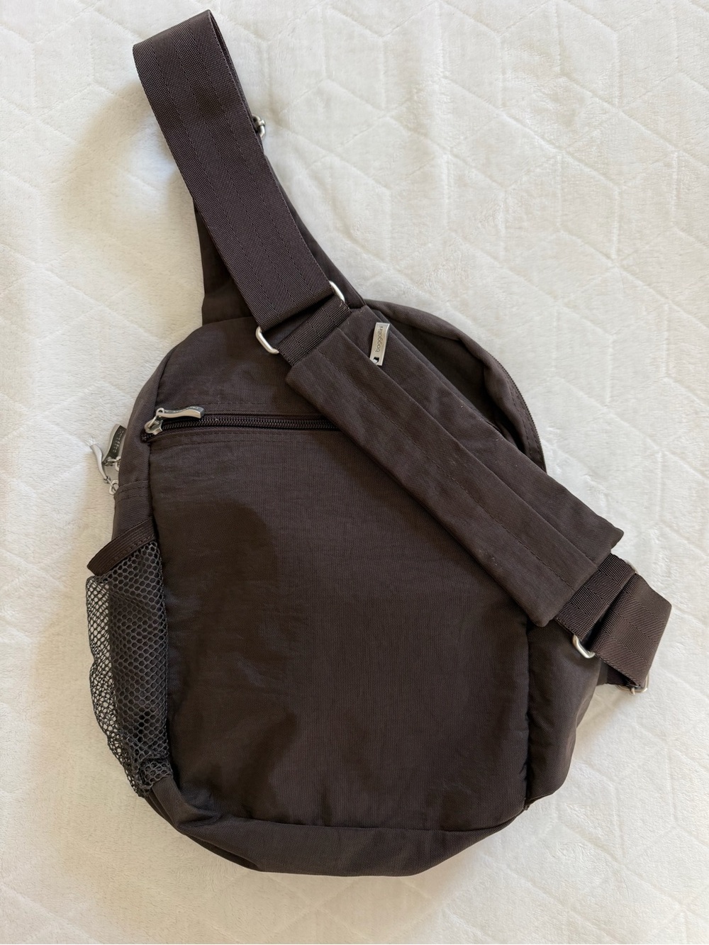 Baggallini sling crossbody travel bag - Picture 3 of 14